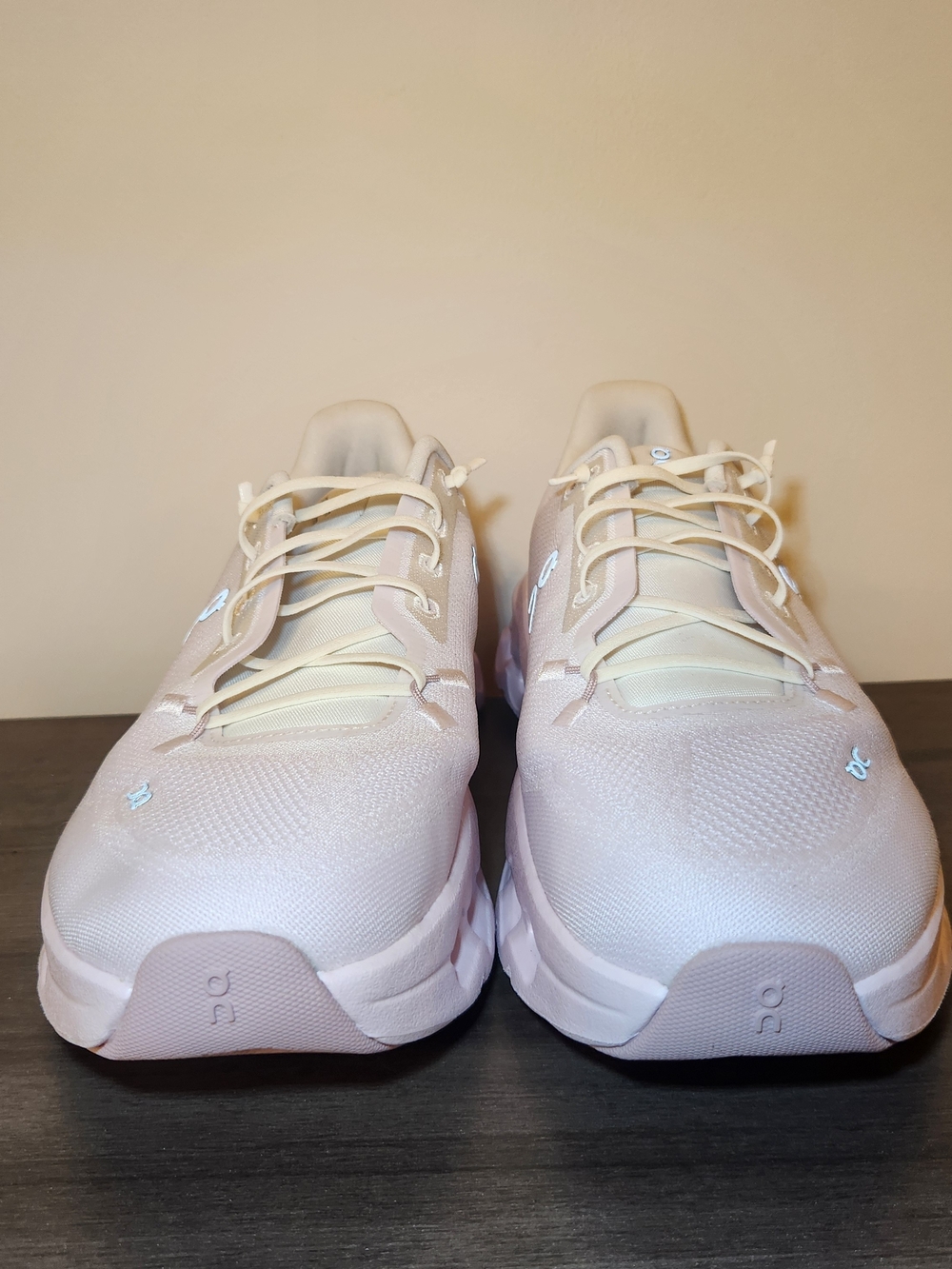 On Cloudtilt Running Shoes Womens Size 9 - Picture 5 of 10